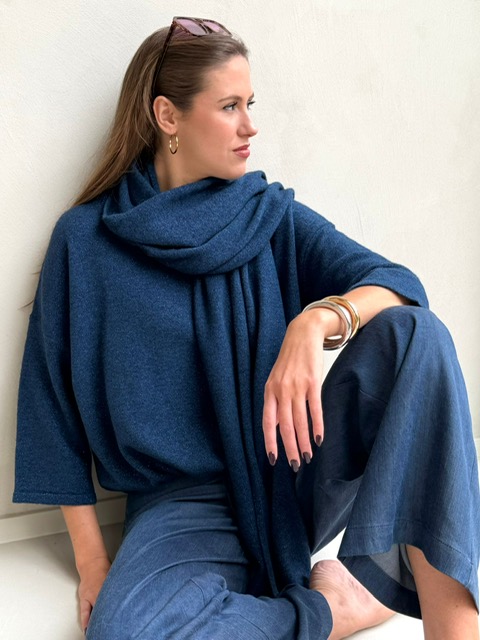 PULL JULIETTE : REF ISY BLUE 48% ACRYLIC 26%POLY 18% WV WOOL 6% ME 2% EA